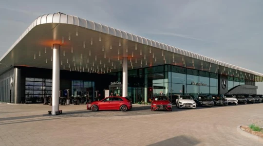 Przyszłość motoryzacji w zasięgu ręki – najnowocześniejszy salon Duda-Cars pod Lesznem już otwarty! 