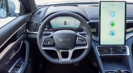 BYD kończy z obracanami ekranami. Powód jest prozaiczny